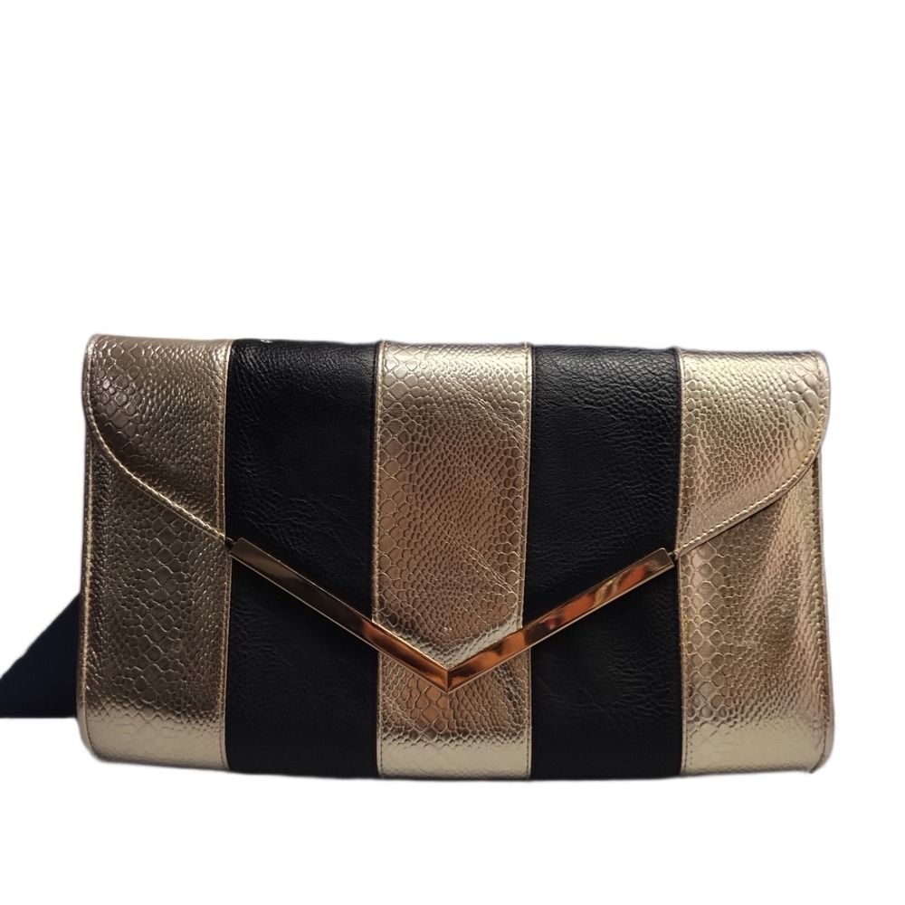 2B Bebe Envelope Clutch Purse Womens Black Gold Metal Tipped Magnetic Closure